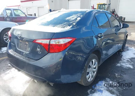 2015 Toyota Corolla Le z USA, uszkodzony, nr VIN 5YFBURHE9FP326752